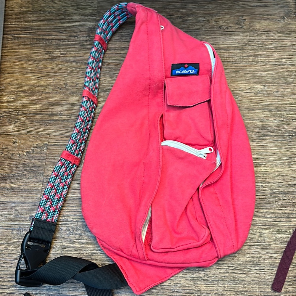 Kavu sling bag